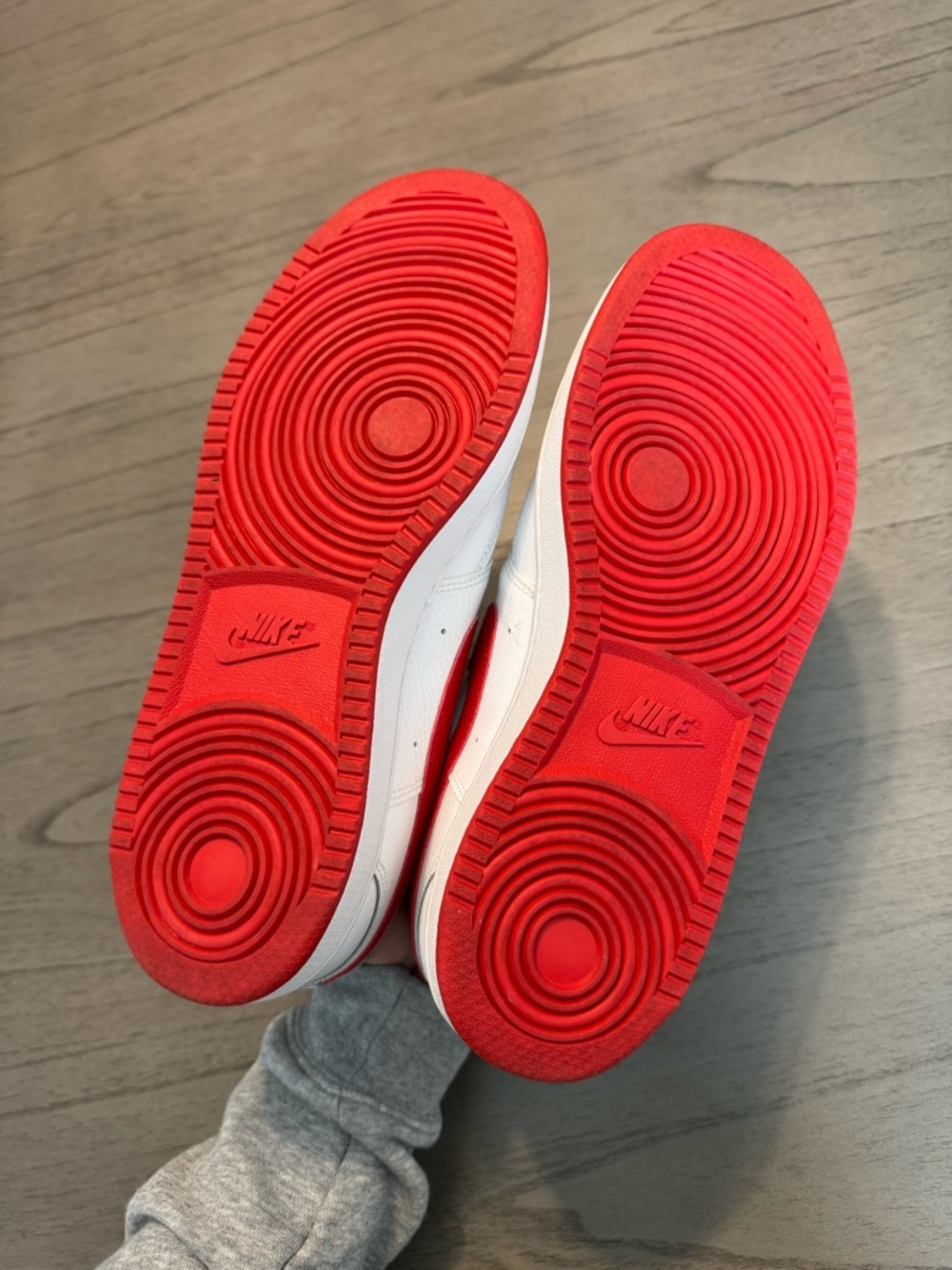 Nike Court Vision Low in the White University Red - Picture 5 of 5